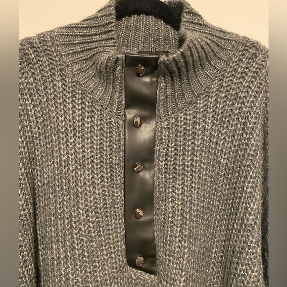 NWOT - VICI- Hello Cozy Pocketed Half Zip Pullover Sweater - Charcoal - Size XL - Picture 3 of 4